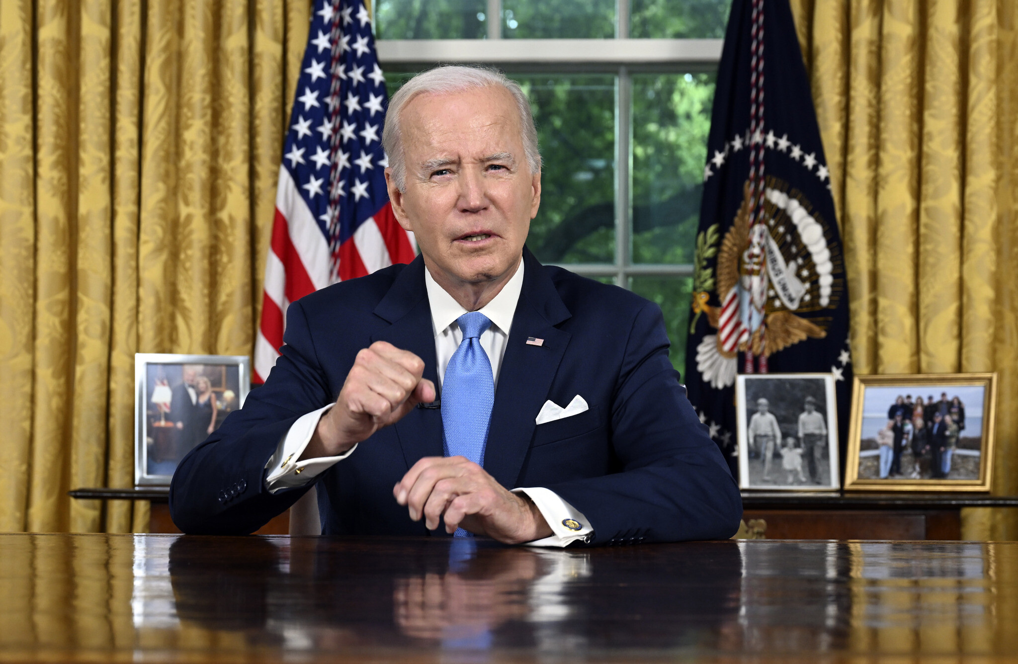 Trum îi retrage lui Biden accesul la informații clasificate