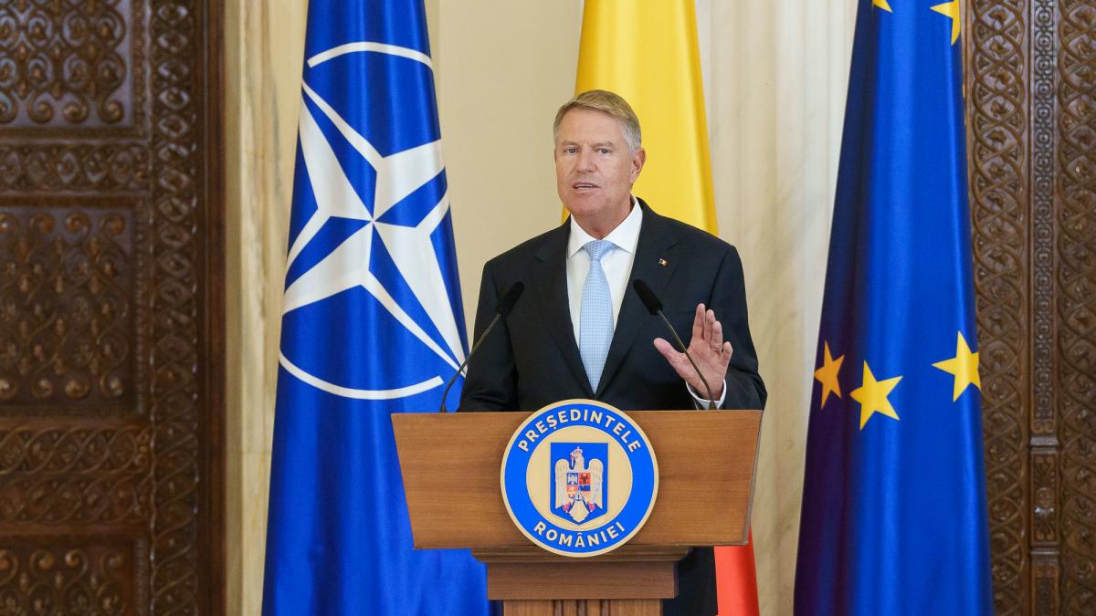 Klaus Iohannis, la 35 de ani de SIE Obiectivul principal pentru 2025 este ca România să rămână un stat stabil și sigur.