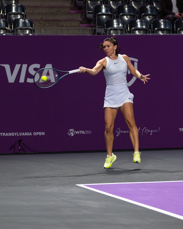 Simona Halep a fost învinsă de Lucia Bronzetti în primul tur la Transylvania Open.