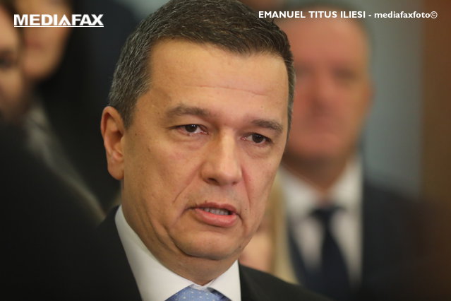 Grindeanu Se lucrează în condiții de iarnă pe toate cele trei tronsoane ale Autostrăzii Bacău-Pașcani