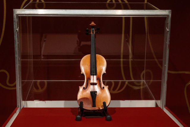 Vioară Stradivarius veche de 300 de ani, vândută cu 11 milioane de dolari în New York.